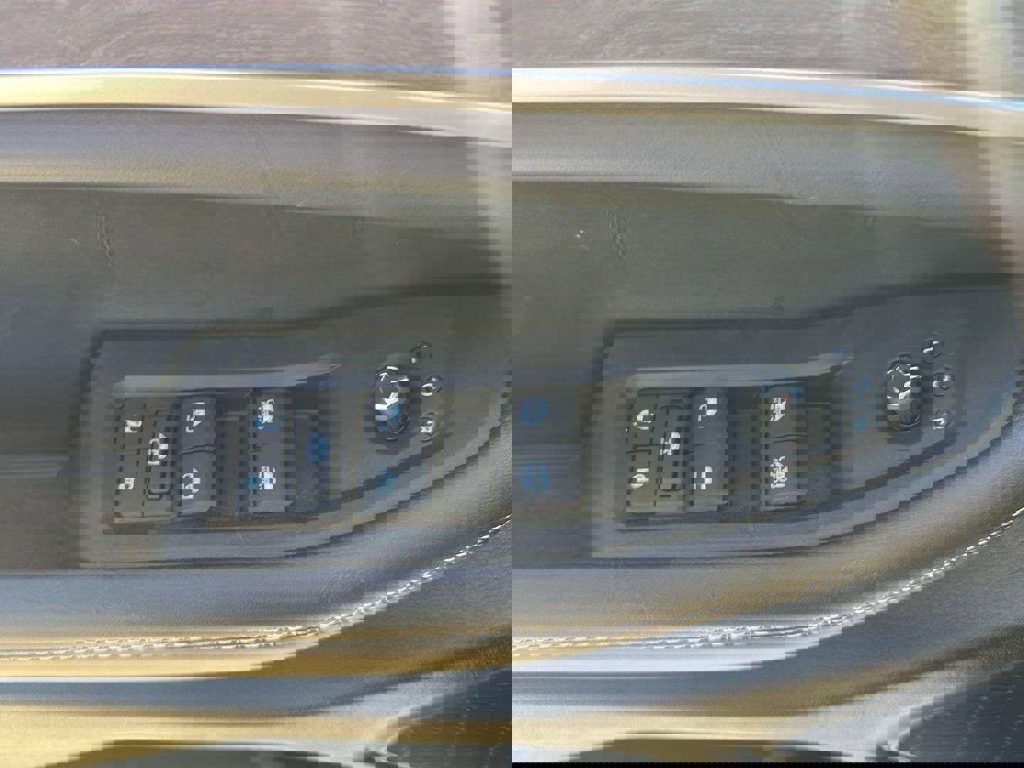 New 2025 Jeep Grand Cherokee L Limited w/ Black Appearance Package image 13