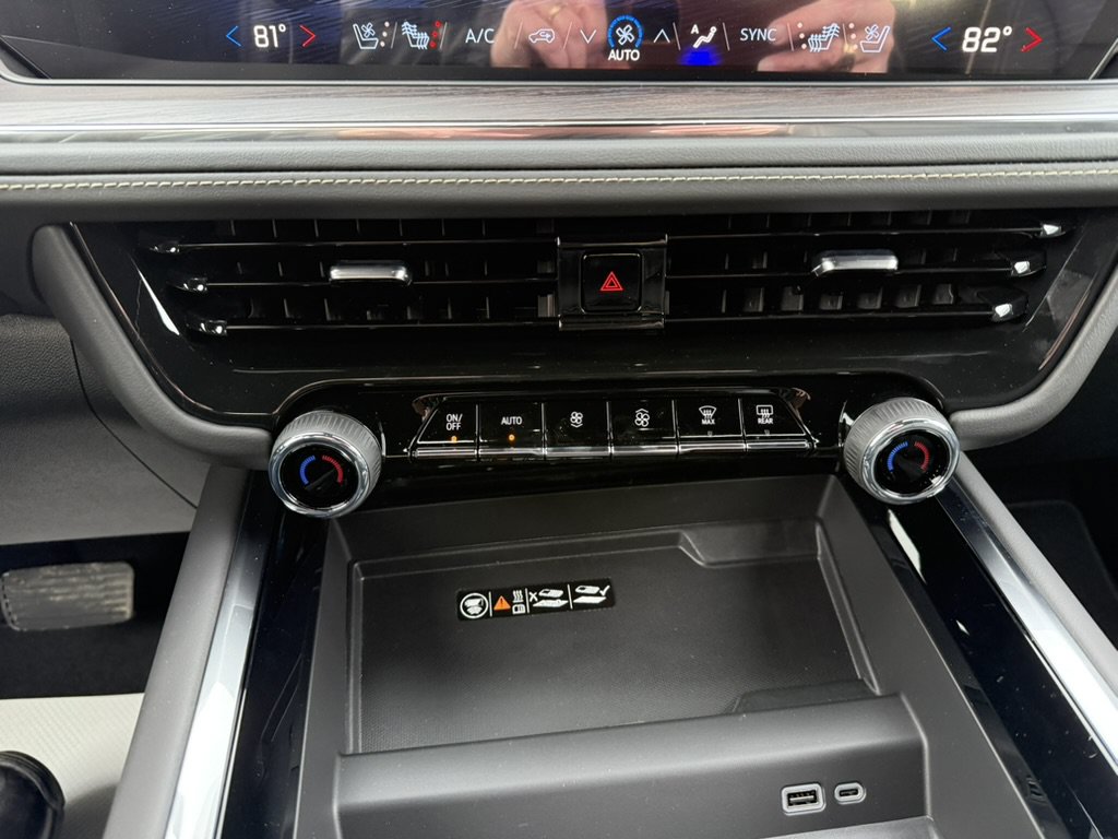 New 2026 Chevrolet Tahoe Premier w/ Sun And Tow Package AWD/4WD image 17
