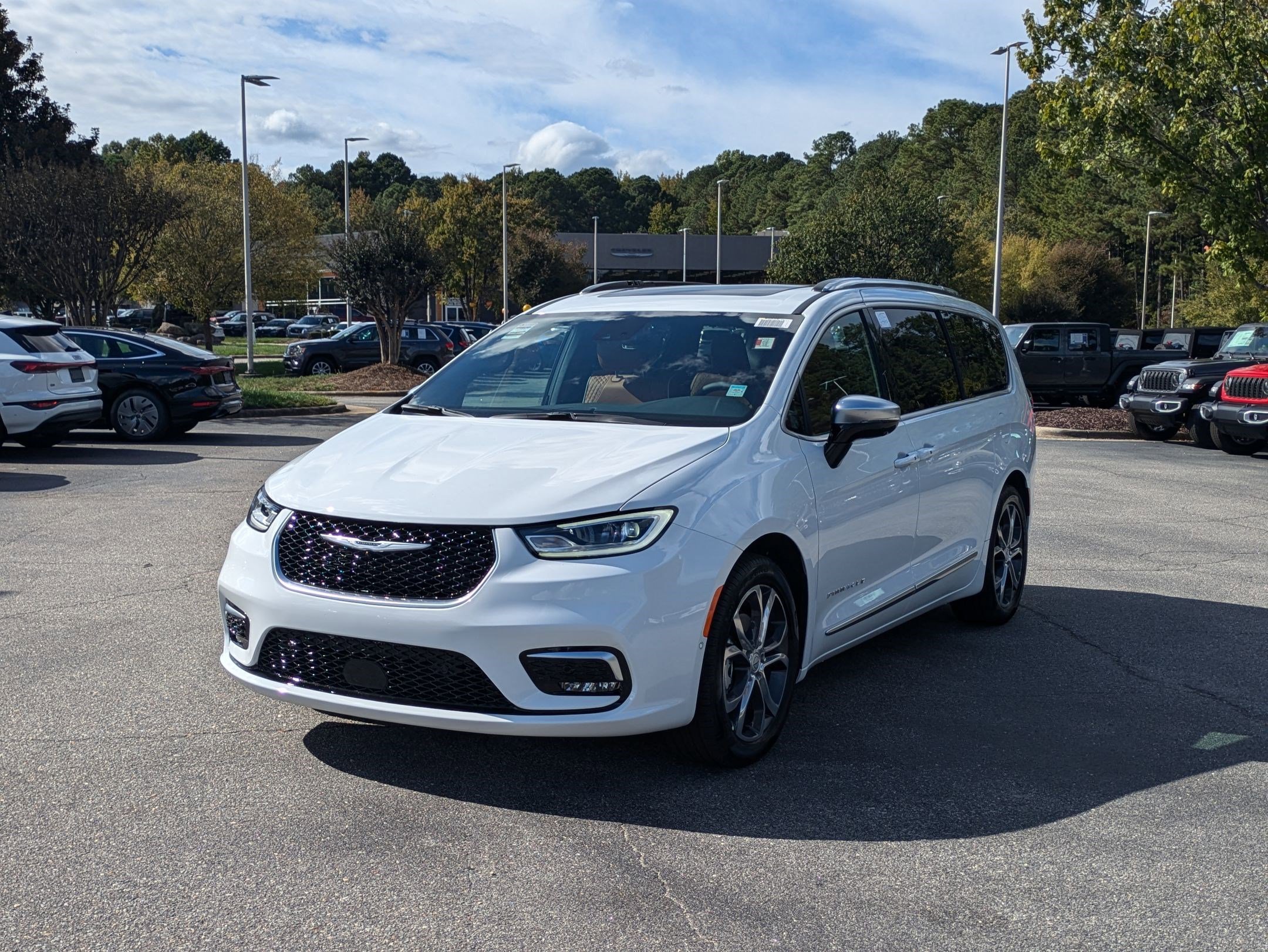 New 2026 Chrysler Pacifica Pinnacle image 1