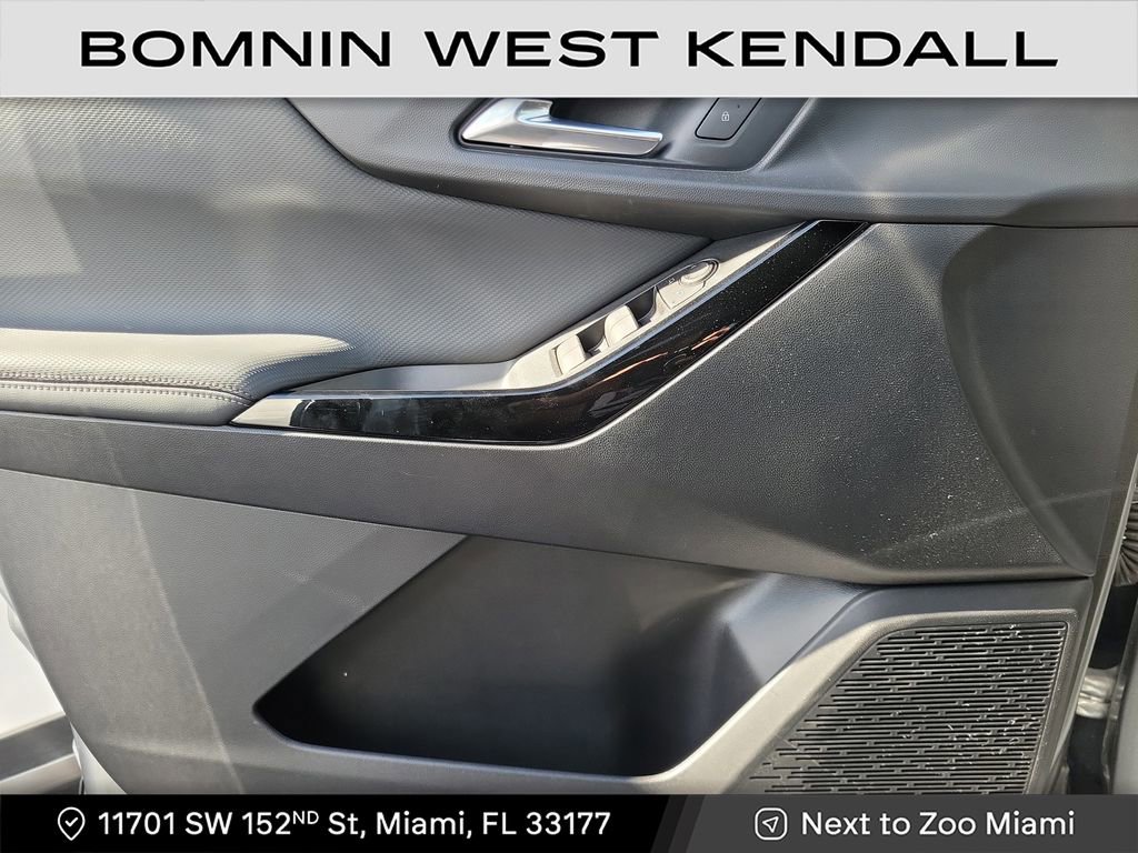 Used 2025 Chevrolet Equinox LT w/ Safety and Technology Package image 22