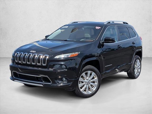 Used 2017 Jeep Cherokee Overland w/ Technology Group