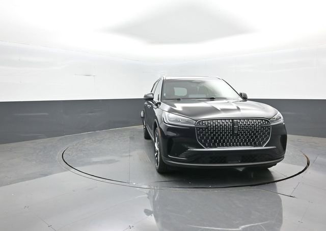 Used 2025 Lincoln Aviator Reserve w/ Equipment Group 201A AWD/4WD image 2