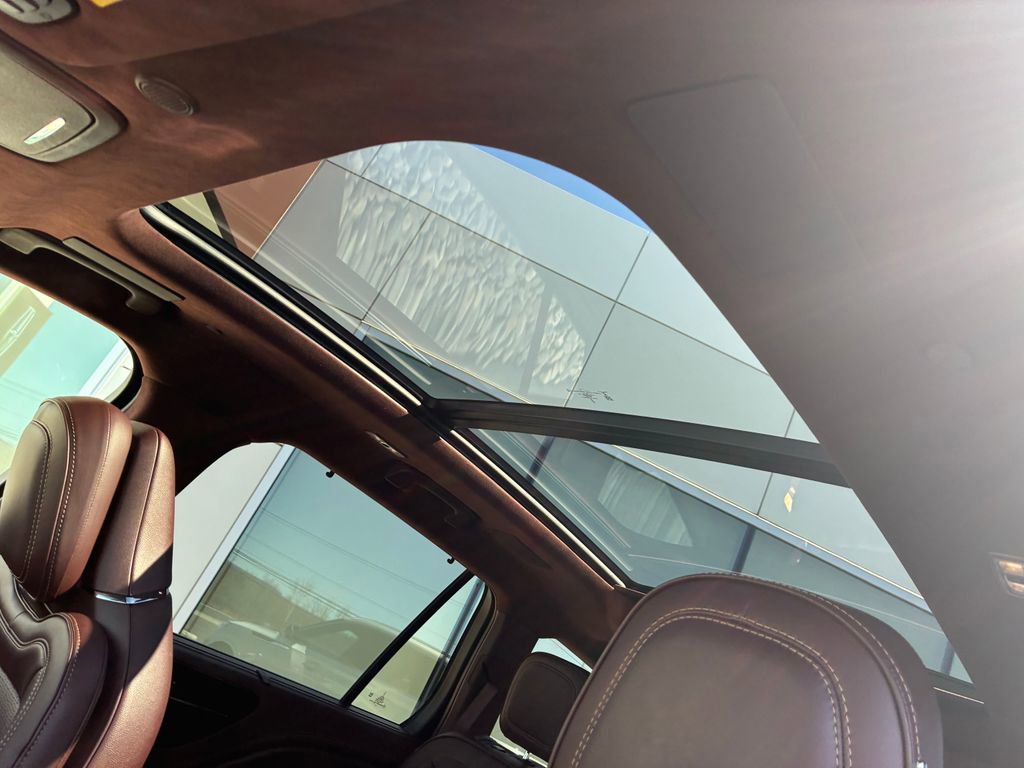 Used 2023 Lincoln Aviator Black Label w/ Dynamic Handling Package image 13