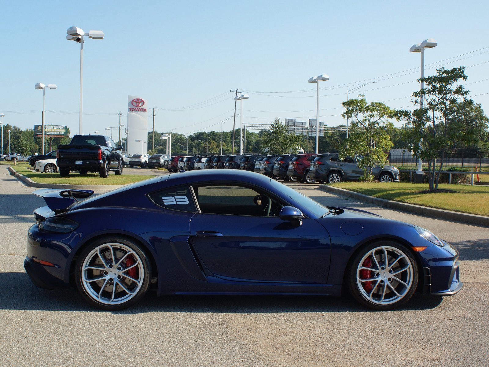 Used 2021 Porsche 718 Cayman GT4 RWD image 13