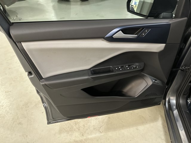 Certified 2022 Volkswagen Taos SE image 17