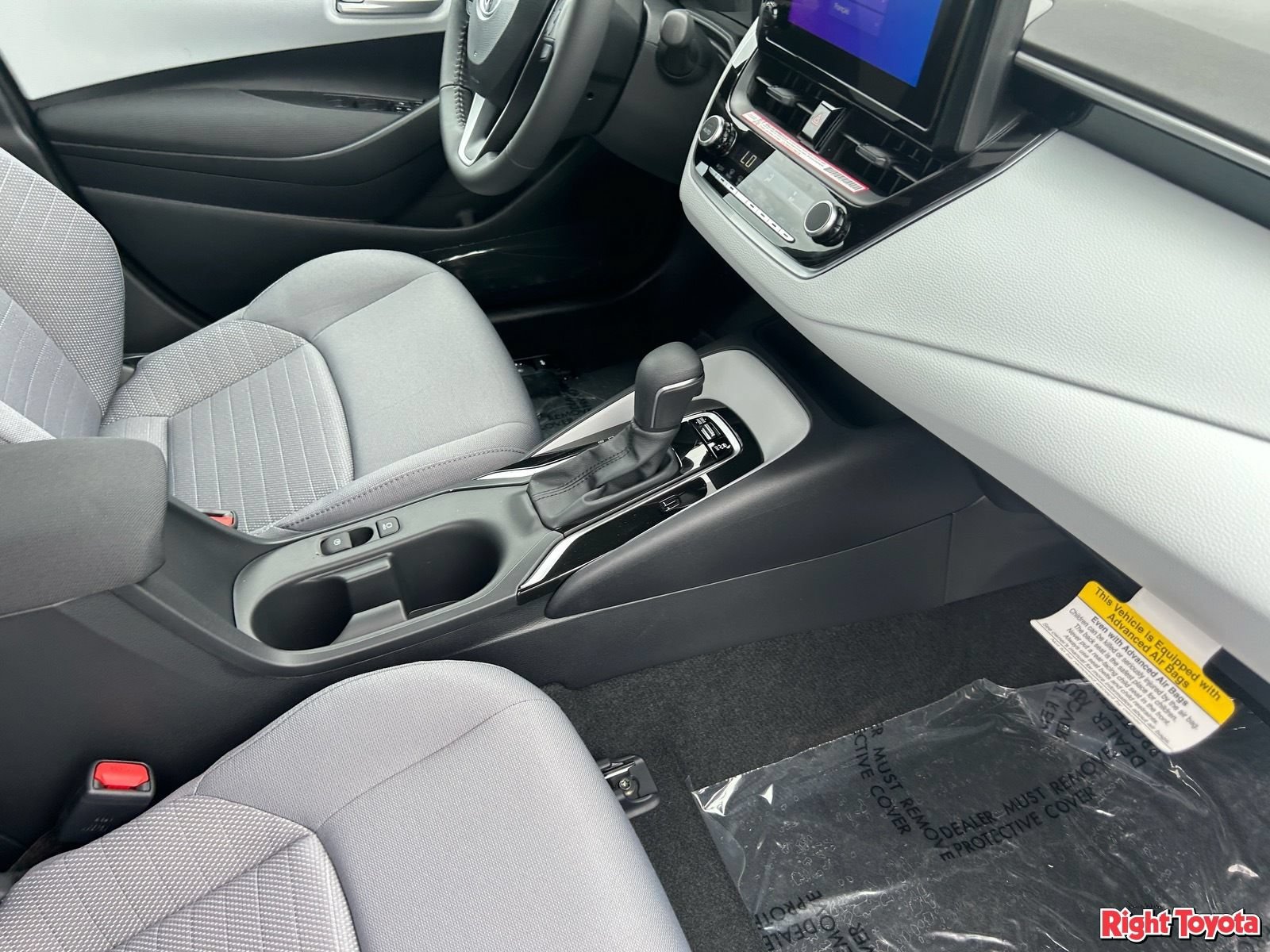 New 2026 Toyota Corolla SE w/ Carpet Mat Package (TMS) FWD image 13