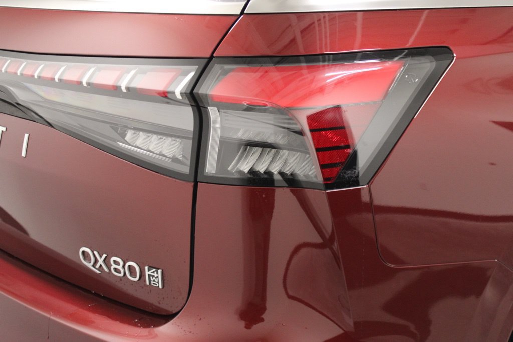 Certified 2025 INFINITI QX80 Sensory AWD/4WD image 8