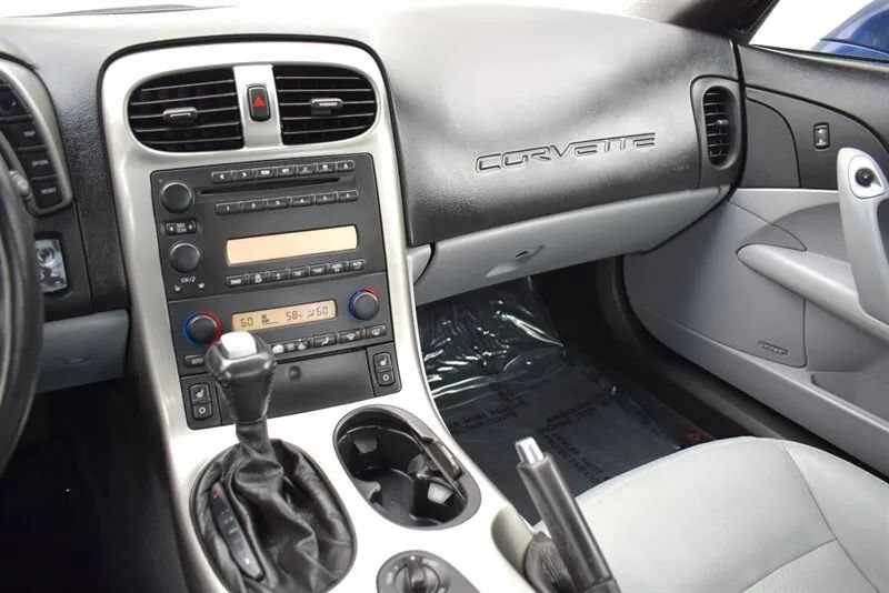 Used 2005 Chevrolet Corvette Coupe w/ Preferred Equipment Group RWD image 22