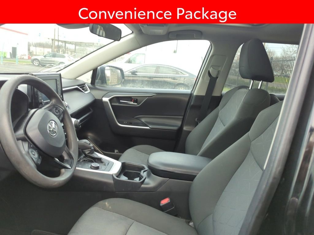 Used 2020 Toyota RAV4 XLE w/ Convenience Package image 6