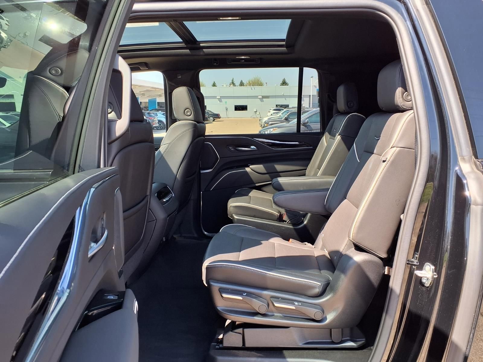 Used 2021 Cadillac Escalade ESV Sport w/ Driver Assist Tech Package AWD/4WD image 10