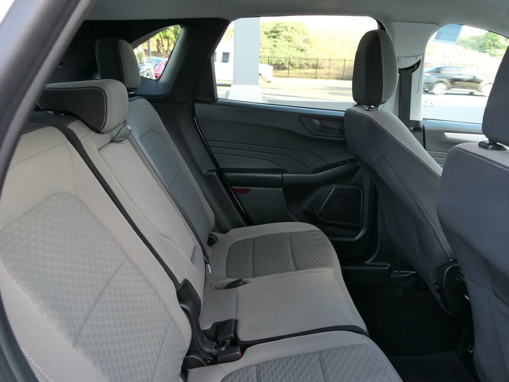 Used 2022 Ford Escape SE w/ SE Sport Appearance Package image 26