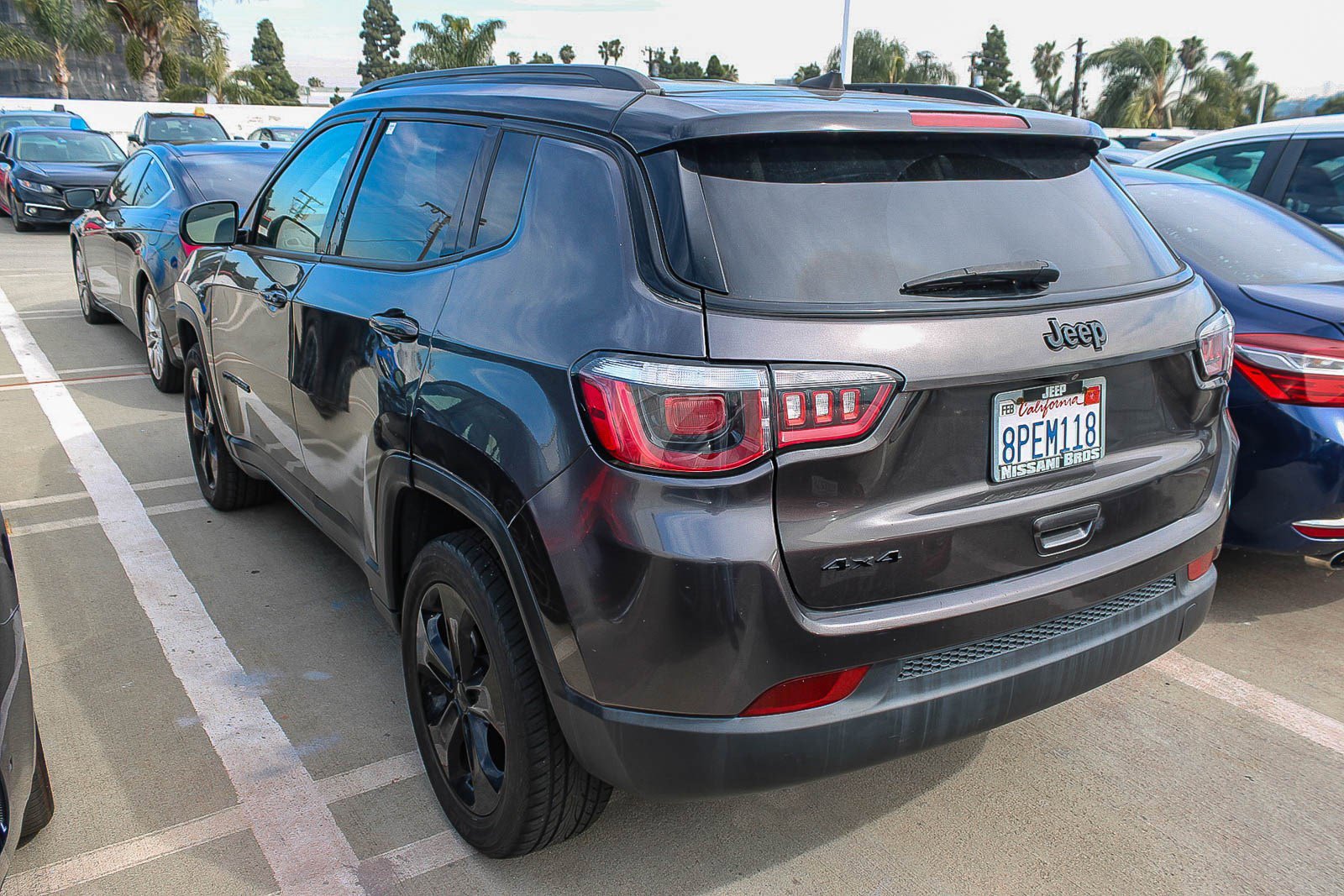 Used 2020 Jeep Compass Latitude image 3