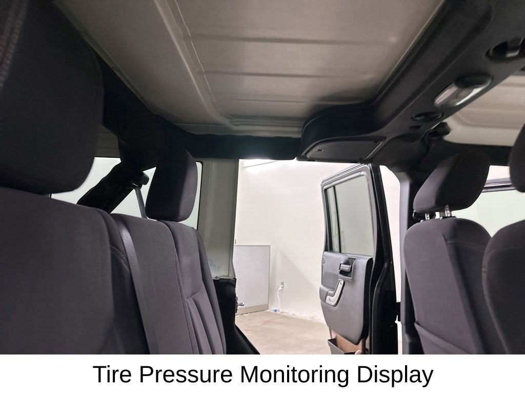 Used 2017 Jeep Wrangler Unlimited Sahara w/ Connectivity Group image 23