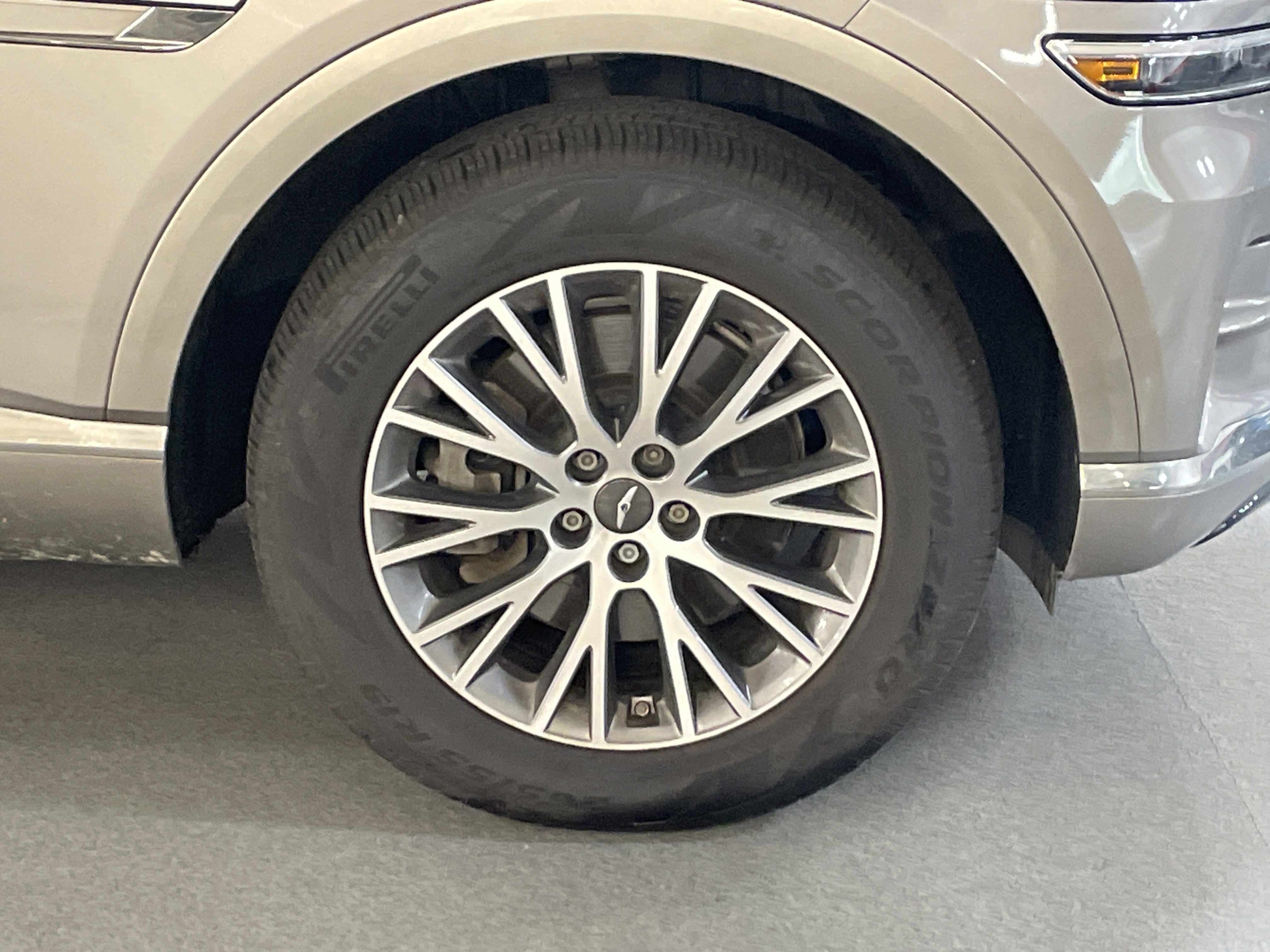 Used 2021 Genesis GV80 2.5T AWD/4WD image 6