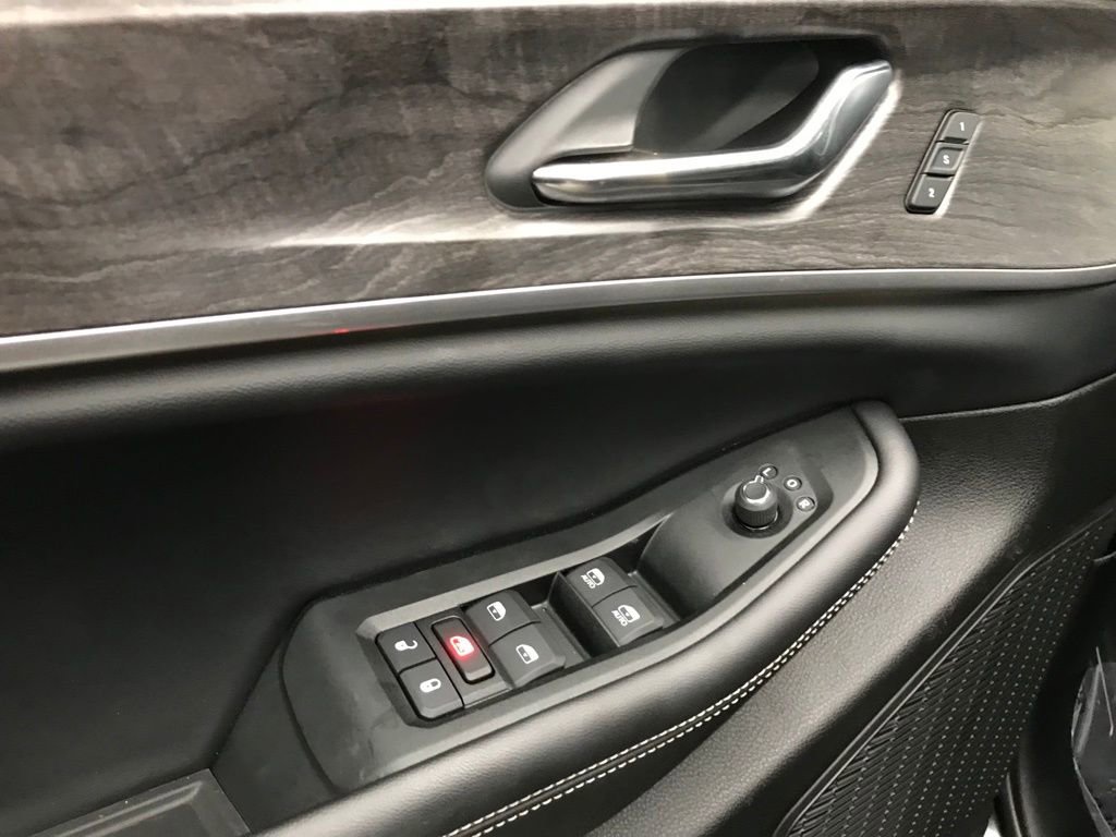 Used 2025 Jeep Grand Cherokee Limited image 10