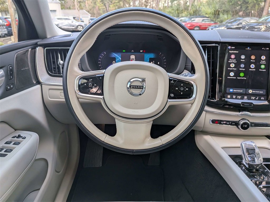 Certified 2023 Volvo XC60 B5 Ultimate w/ Climate Package image 15