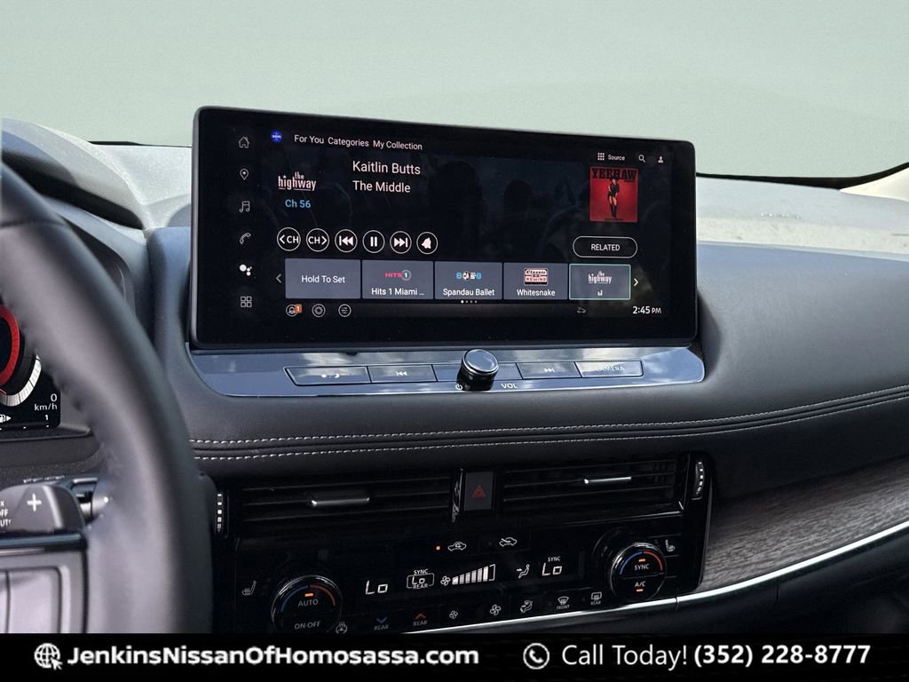 Used 2025 Nissan Rogue Platinum w/ Tech Package image 34