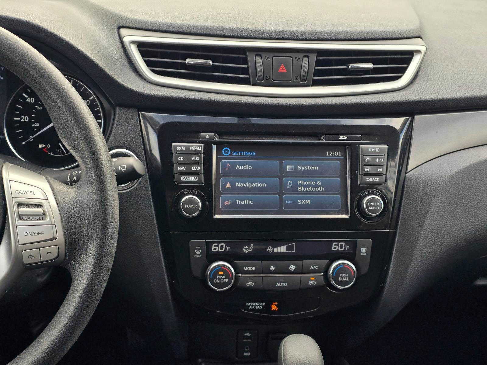 Used 2016 Nissan Rogue SV w/ SV Premium Package image 15