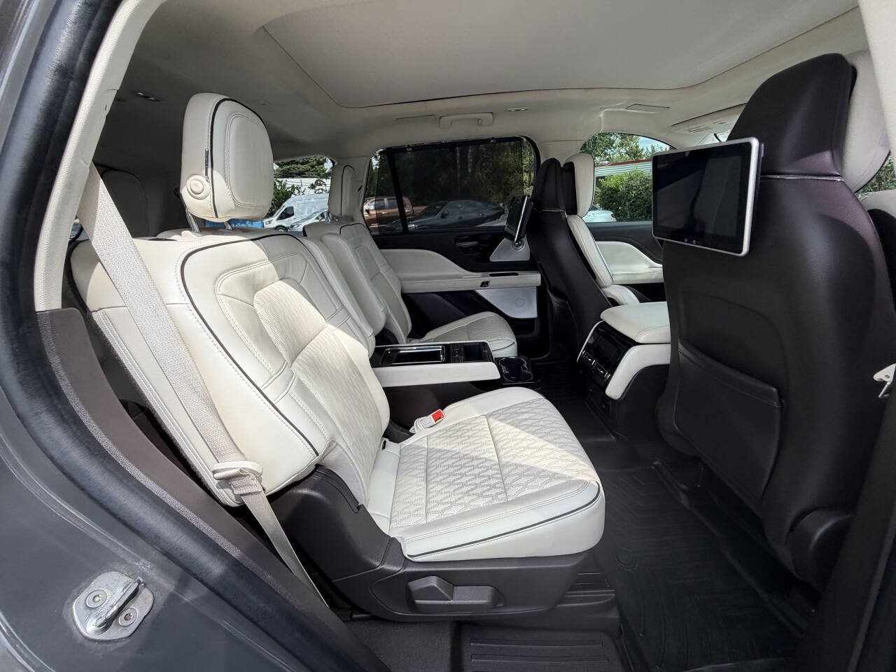 Used 2020 Lincoln Aviator Black Label w/ Dynamic Handling Package AWD/4WD image 18