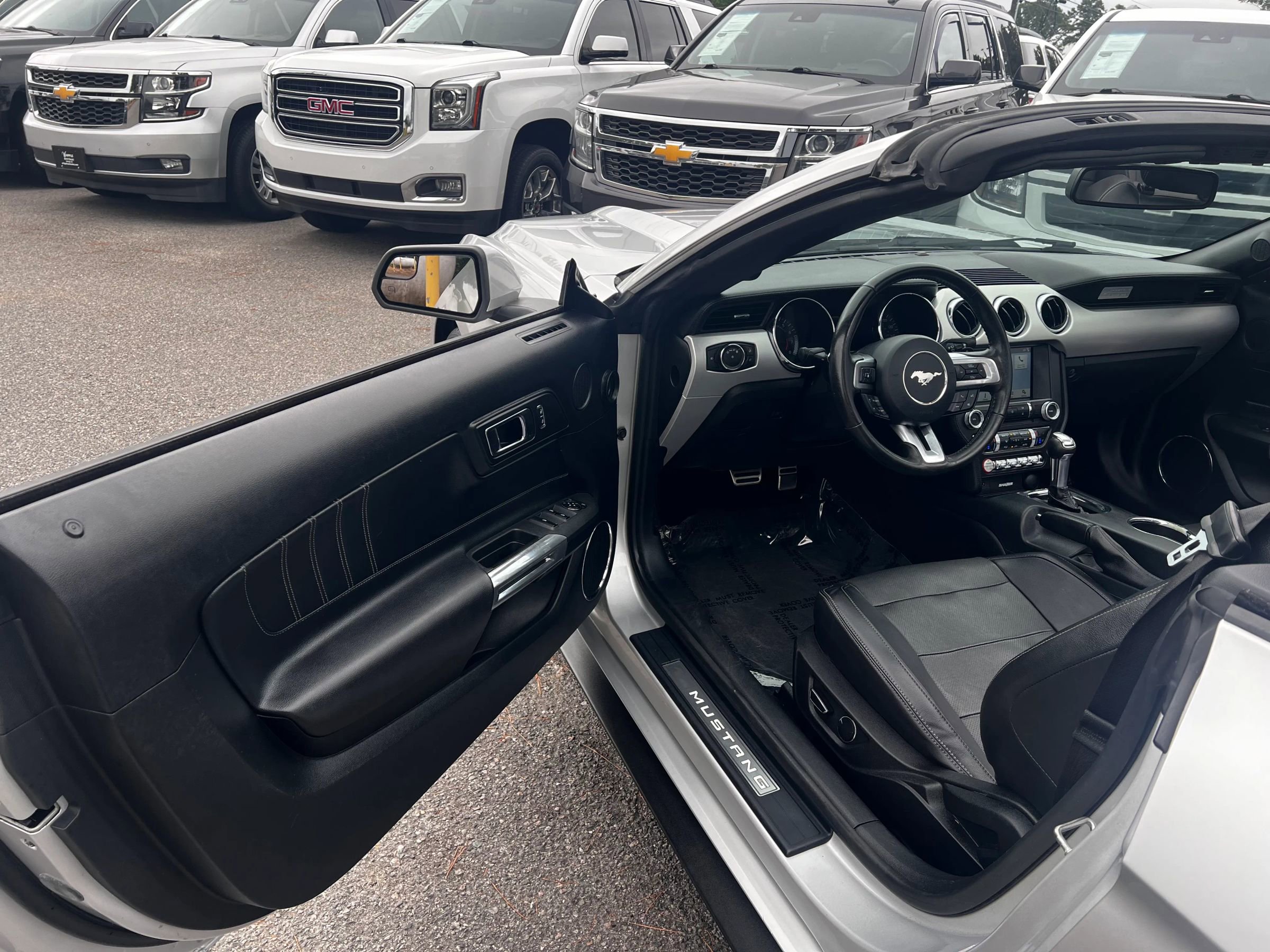 Used 2017 Ford Mustang Premium image 10