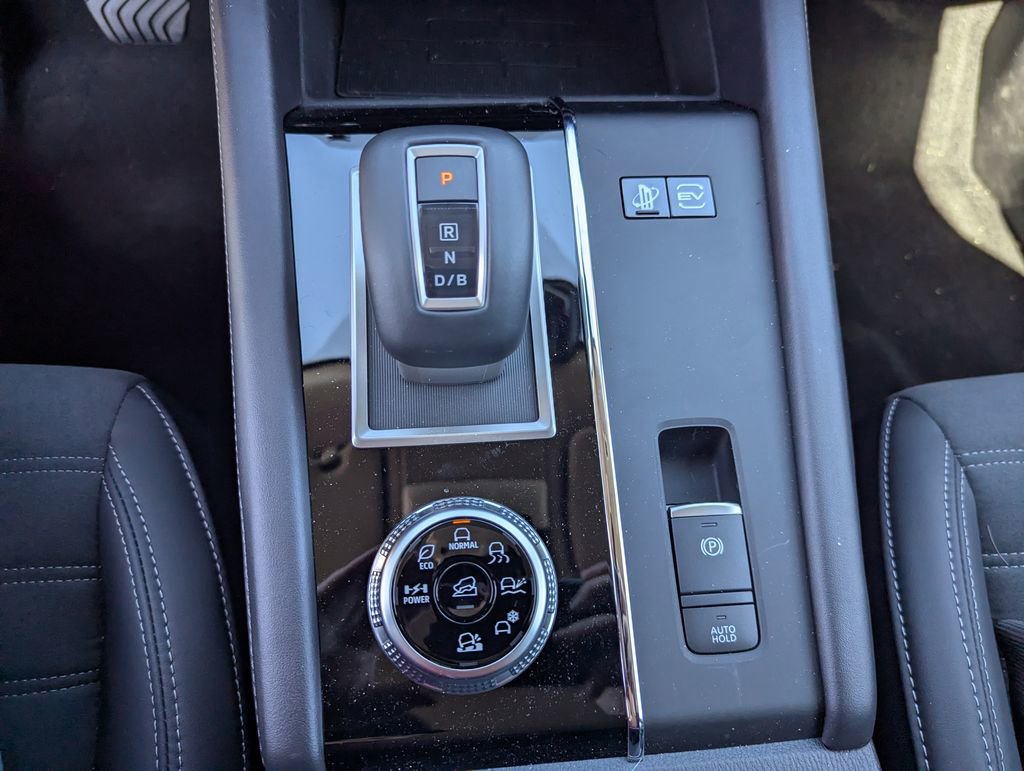 Used 2025 Mitsubishi Outlander 4WD Plug-In Hybrid image 15