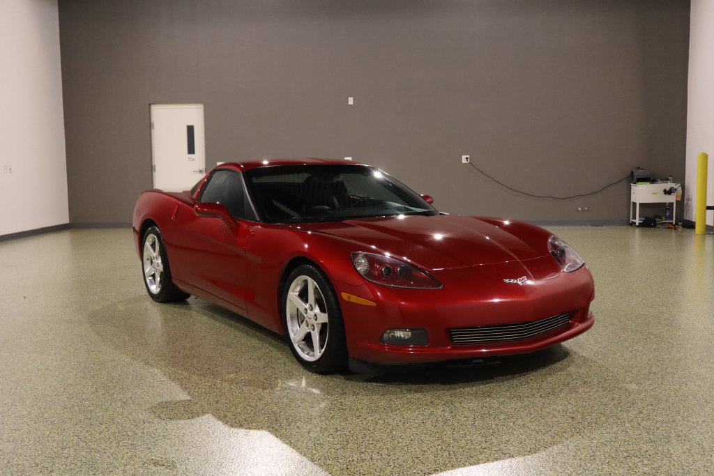 Used 2005 Chevrolet Corvette Coupe w/ Preferred Equipment Group RWD image 1