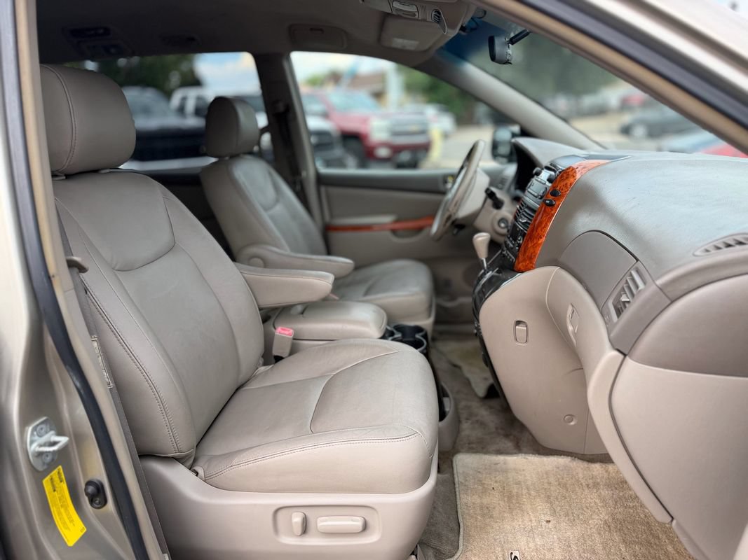 Used 2007 Toyota Sienna XLE Limited FWD image 5