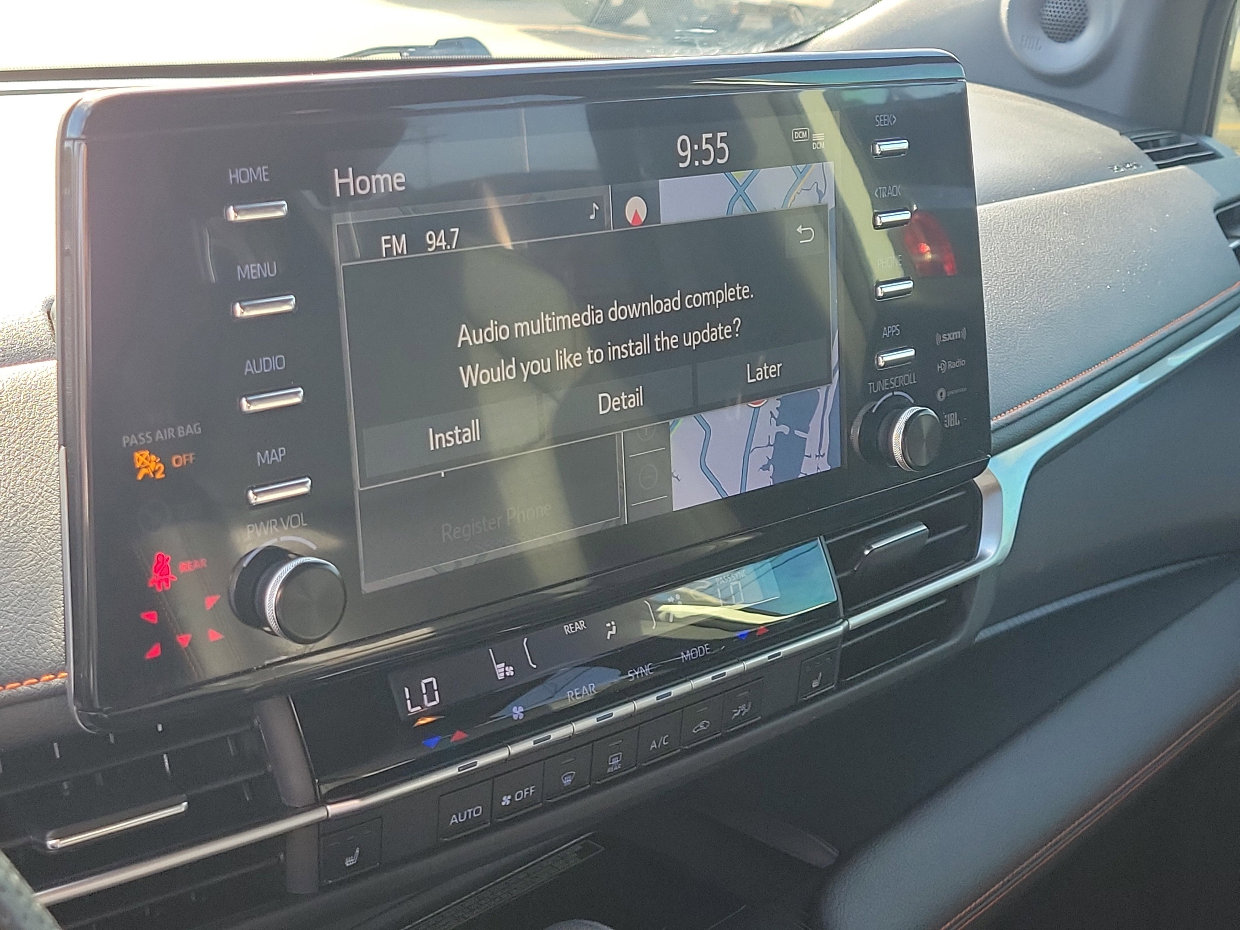 Used 2023 Toyota Sienna XSE w/ XSE Plus Package image 32