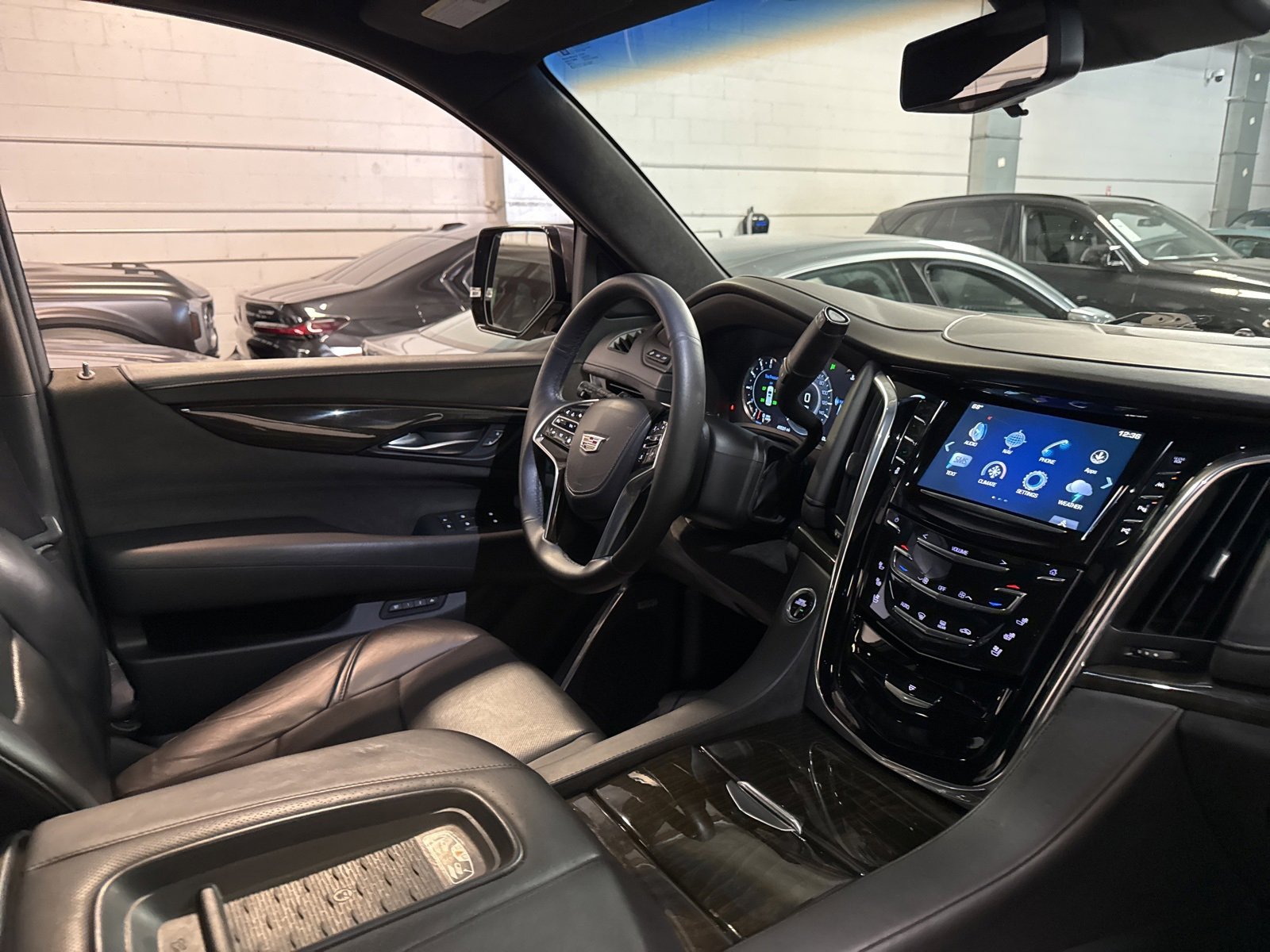 Used 2017 Cadillac Escalade ESV Platinum image 36