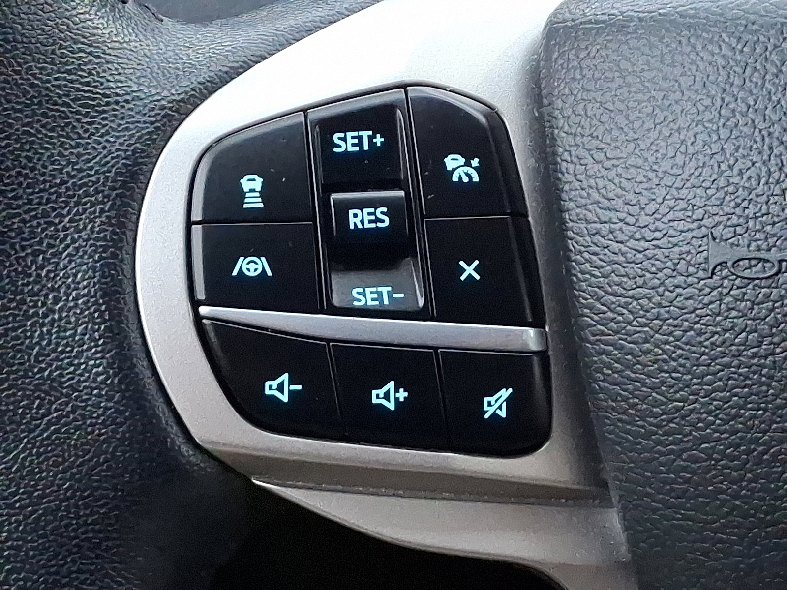 Used 2022 Ford Explorer Limited image 21