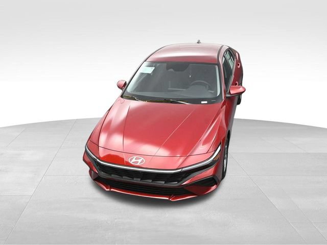 Certified 2026 Hyundai Elantra SE FWD image 23