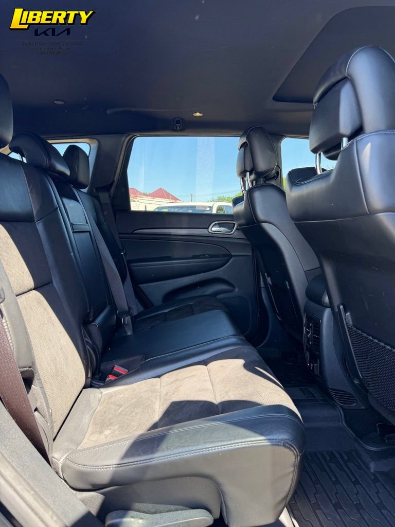 Used 2020 Jeep Grand Cherokee Altitude AWD/4WD image 10