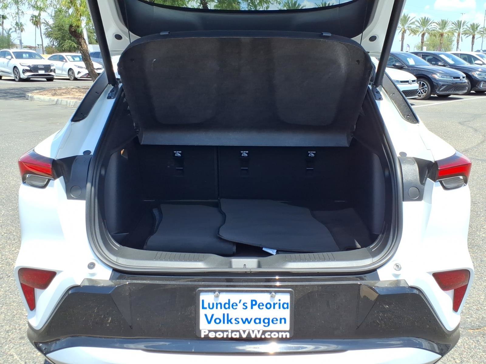 Used 2024 Buick Envista Sport Touring w/ Convenience I Package FWD image 17