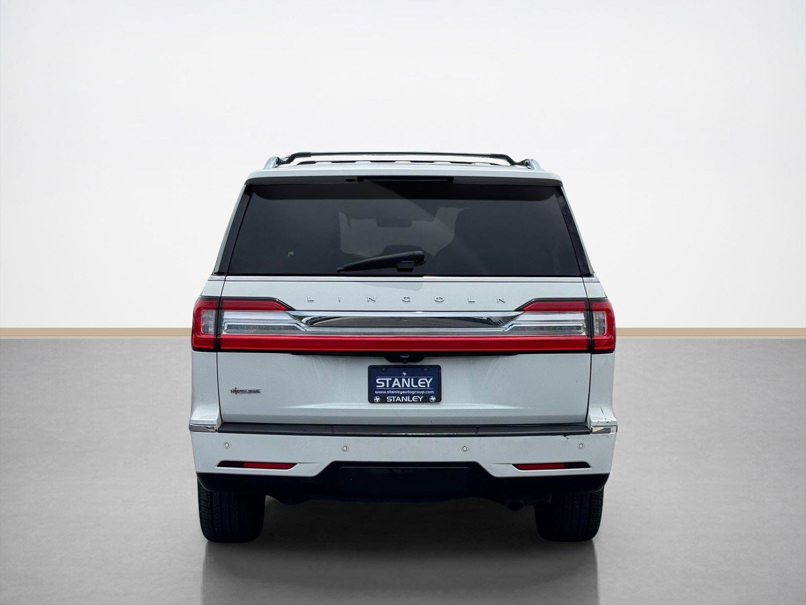 Used 2021 Lincoln Navigator Reserve w/ Luxury Package AWD/4WD image 7