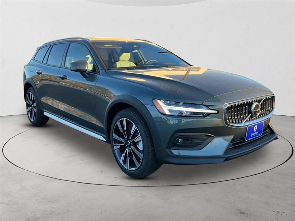New 2026 Volvo V60 B5 Cross Country Ultra w/ Protection Package Premier AWD/4WD image 7