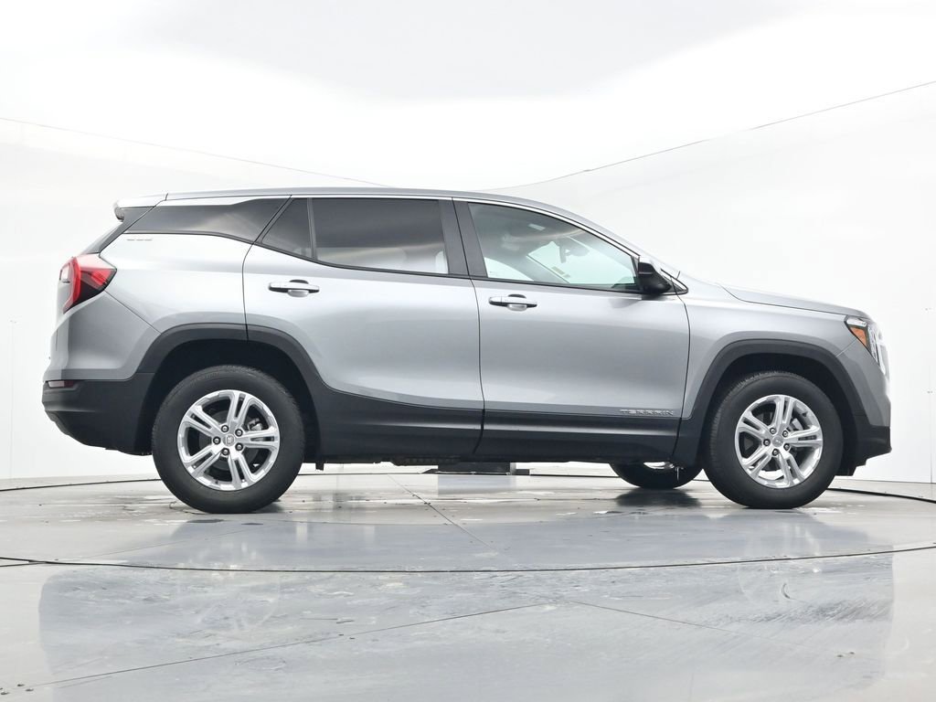 Used 2024 GMC Terrain SLE image 28