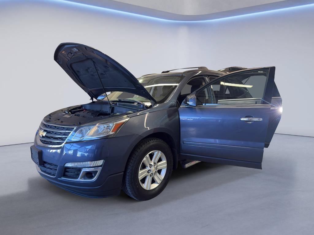Used 2014 Chevrolet Traverse LT w/ LPO, 'HIT The Road' Package AWD/4WD image 9