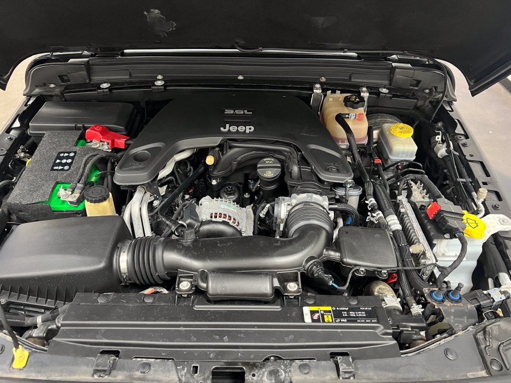 Used 2018 Jeep Wrangler Sport AWD/4WD image 22