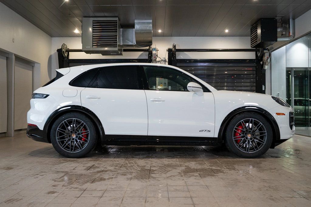 New 2026 Porsche Cayenne GTS image 8