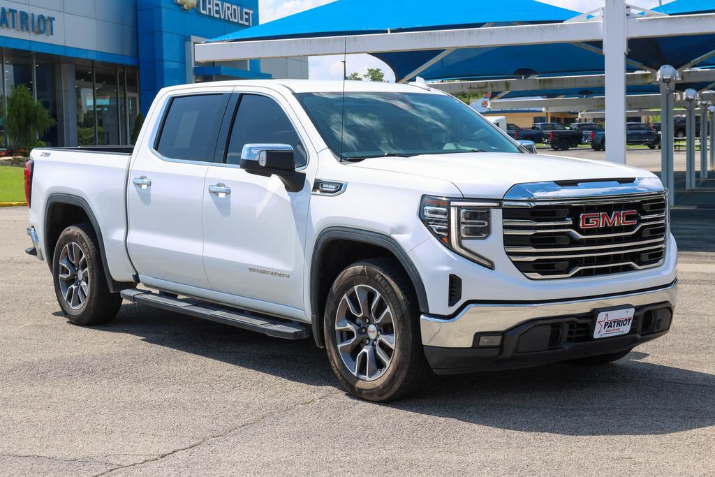Used 2022 GMC Sierra 1500 SLT w/ X31 Off-Road Package AWD/4WD image 1