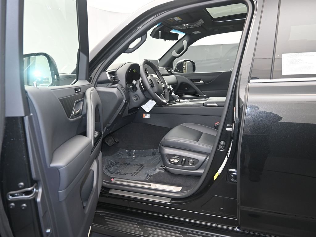 New 2026 Lexus LX 700h Luxury image 10