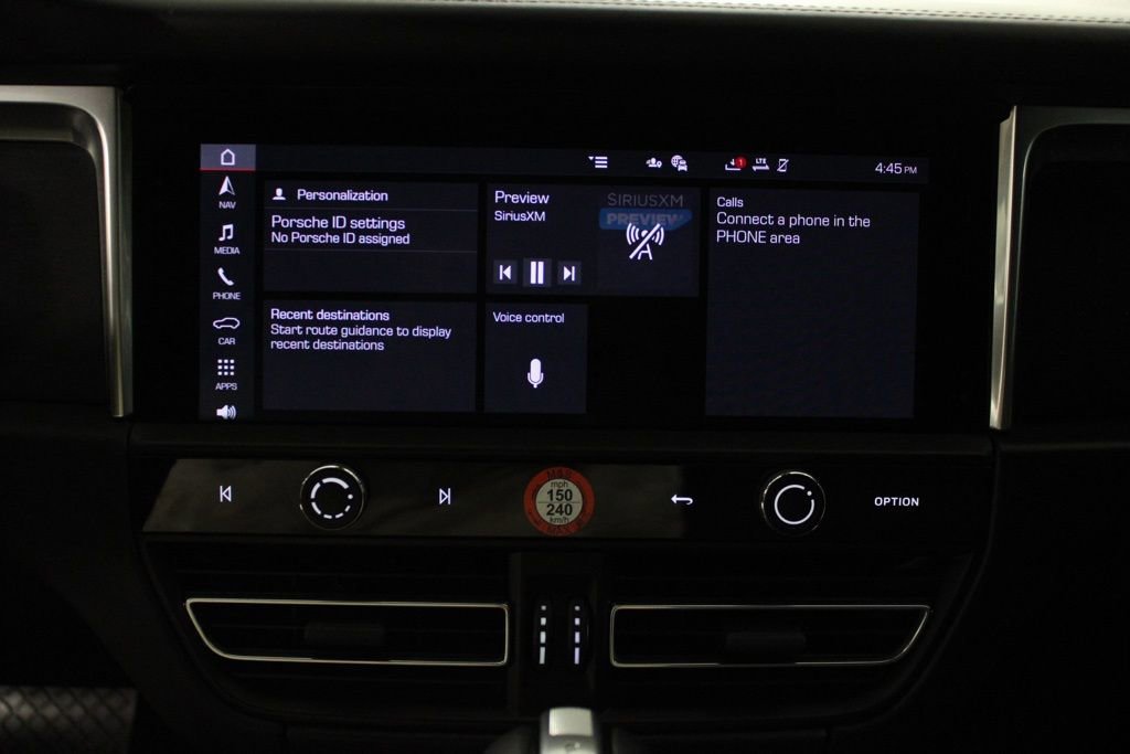 Certified 2025 Porsche Macan GTS image 27