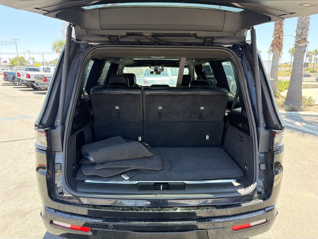 Used 2022 Jeep Grand Wagoneer Series II w/ Convenience Group III AWD/4WD image 23