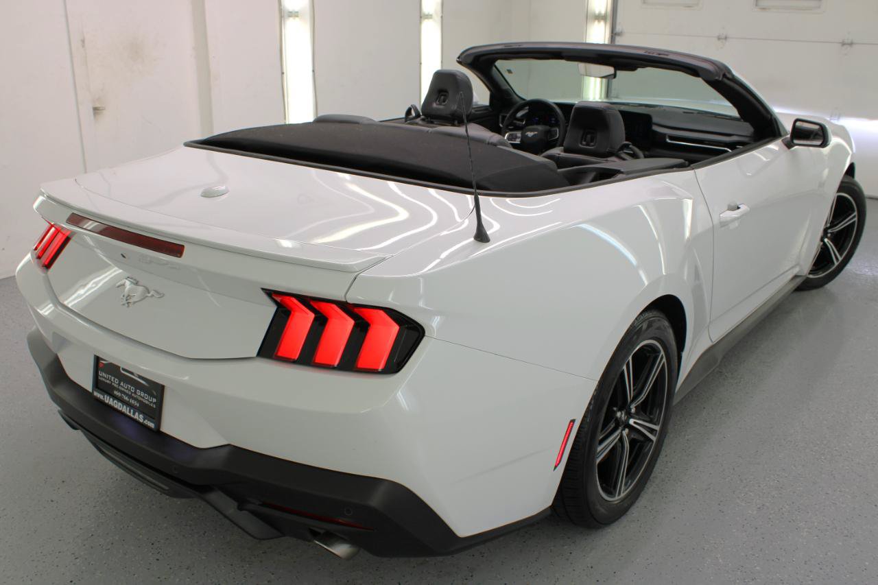 Used 2025 Ford Mustang Premium RWD image 38