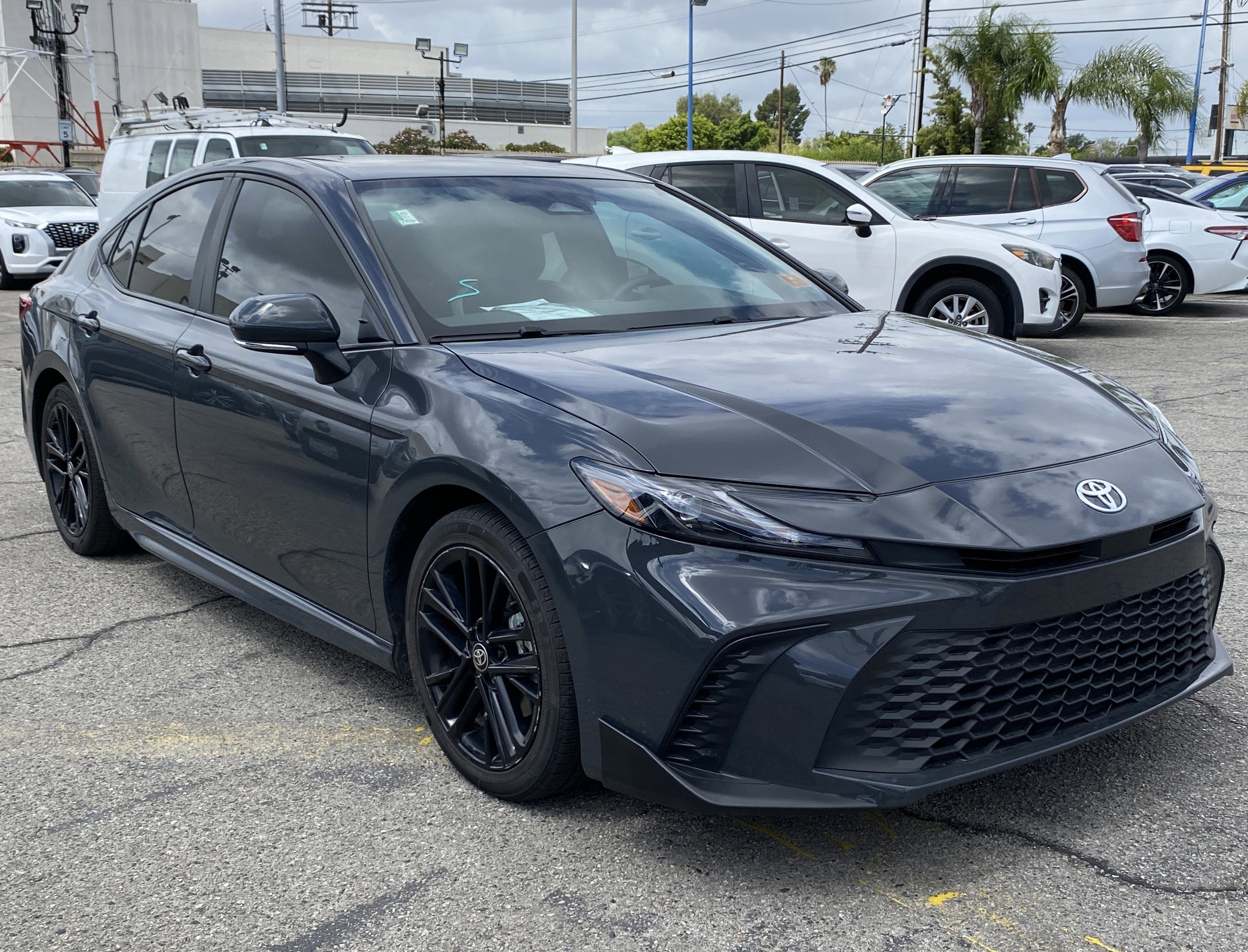 Used 2025 Toyota Camry SE w/ Multimedia Upgrade Package FWD image 7