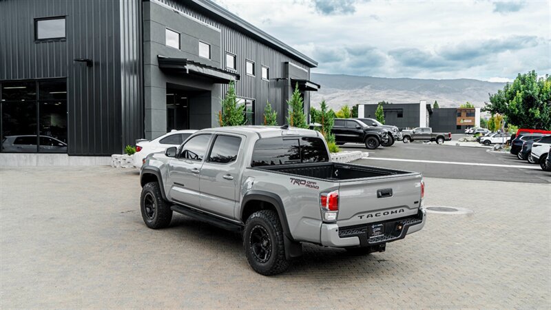 Used 2022 Toyota Tacoma TRD Off-Road w/ Technology Package RWD image 10