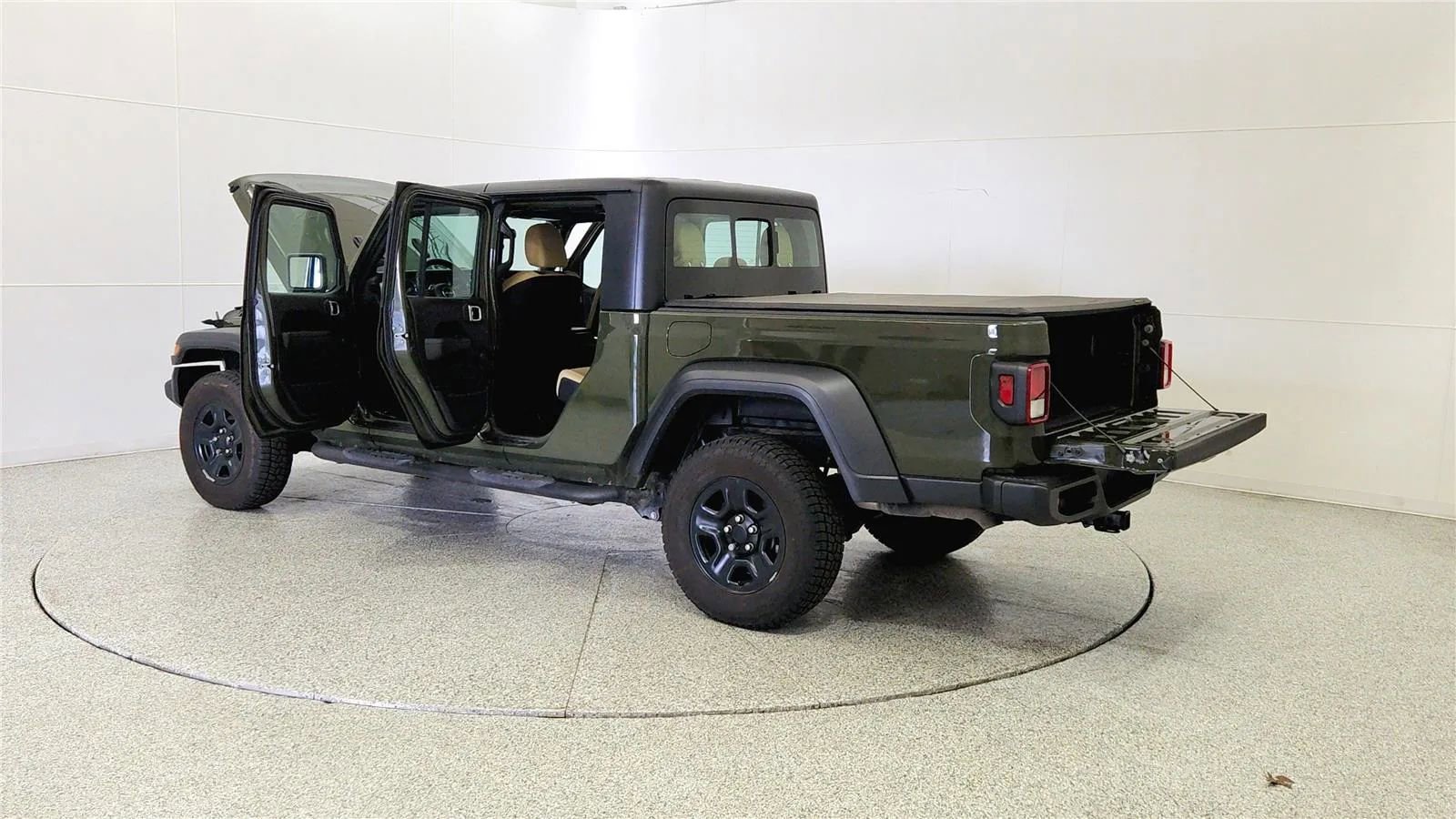 Used 2022 Jeep Gladiator Sport w/ Trailer Tow Package AWD/4WD image 11