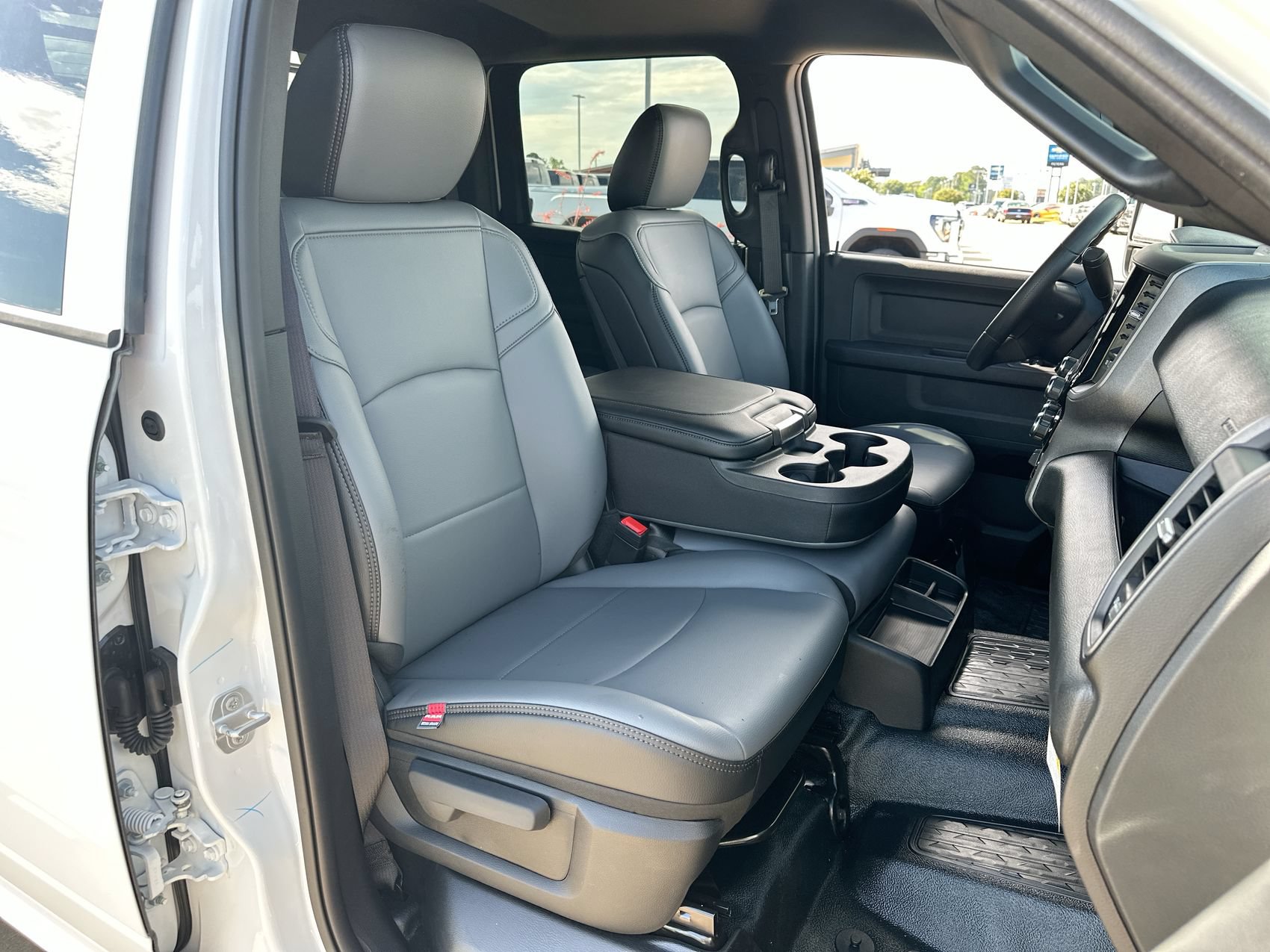 New 2026 RAM 3500 Tradesman AWD/4WD image 25