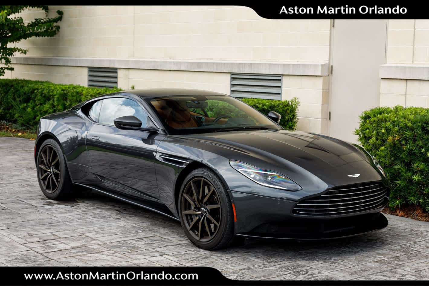 Used 2022 Aston Martin DB11 Coupe RWD image 15