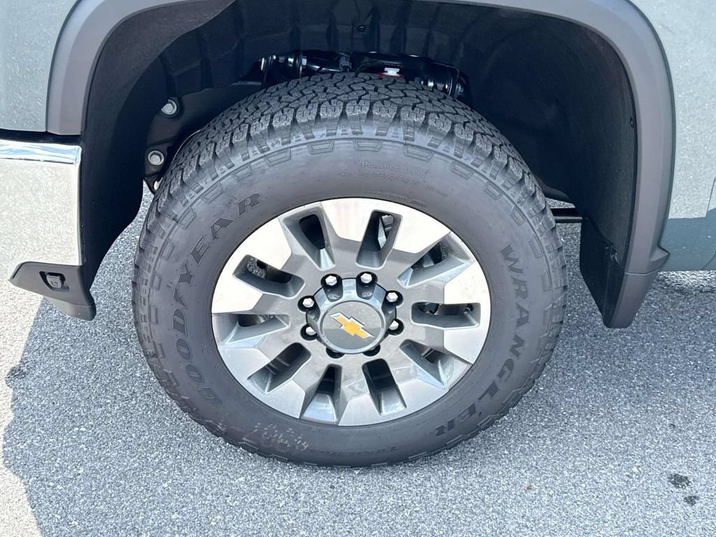 New 2026 Chevrolet Silverado 3500 LT w/ Leather Package AWD/4WD image 17